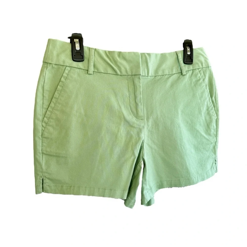 ANN TAYLOR LOFT, NWOT, THE RIVIERA SHORT. GREEN, FLAT FRONT, BELT LOOPS. SIZE 4 - Picture 2 of 8